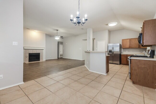 Building Photo - 114 Redbud Dr