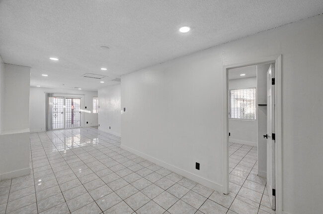 Foto del edificio - 4938 Larkspur St