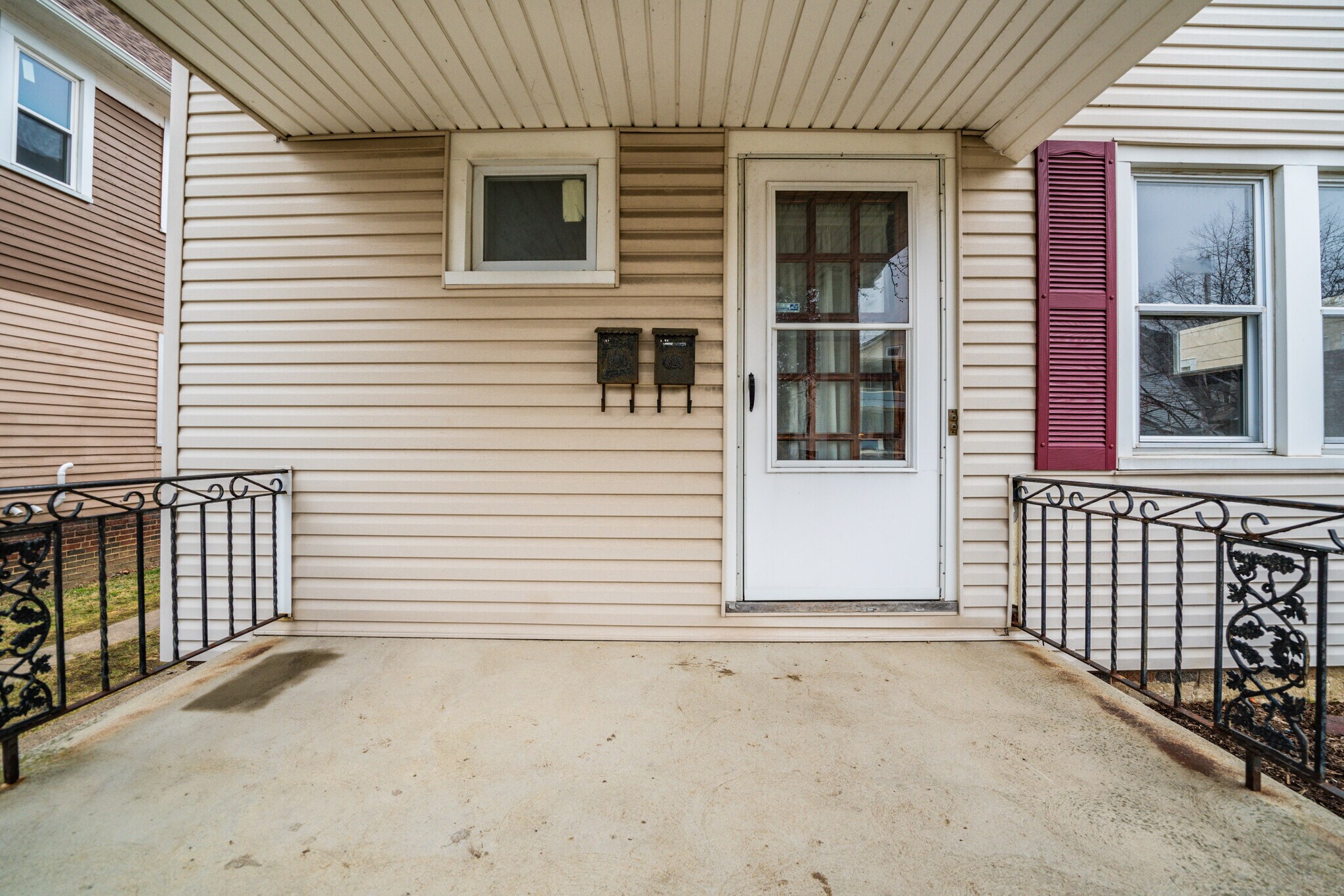 2085 Marlowe Ave Lakewood, OH 44107 – photo 1