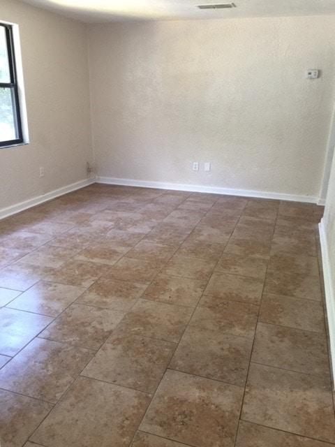 Foto del edificio - 2 Bed 1 Bath Home | Carport | Pet Friendly with Fenced Yard | Washer Dryer Hook Ups | Section 8 W...