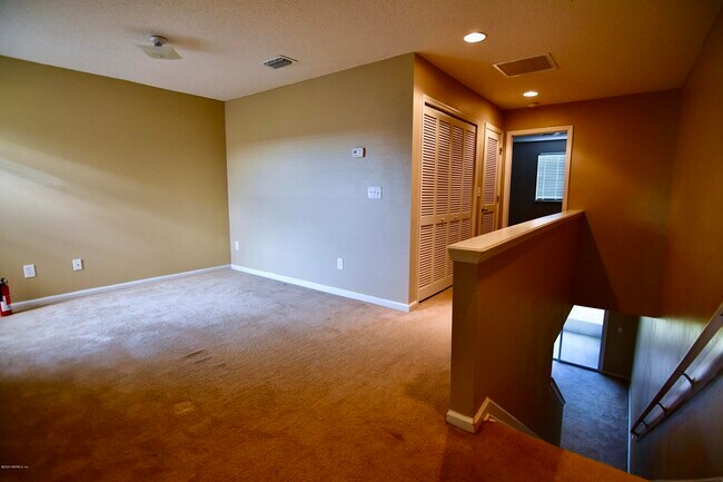 Foto del edificio - 2379 Sunset Bluff Dr