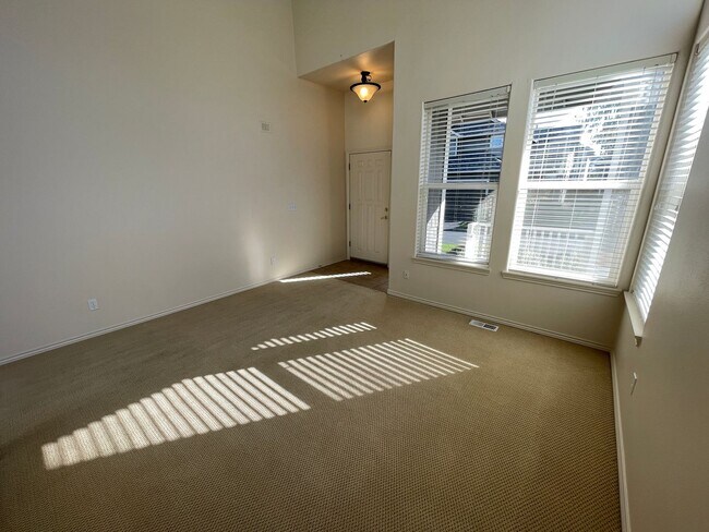 Building Photo - $500 off first full month! Single Family H...