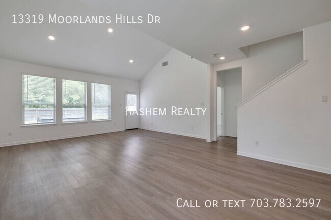 Building Photo - Welcome to your dream home!