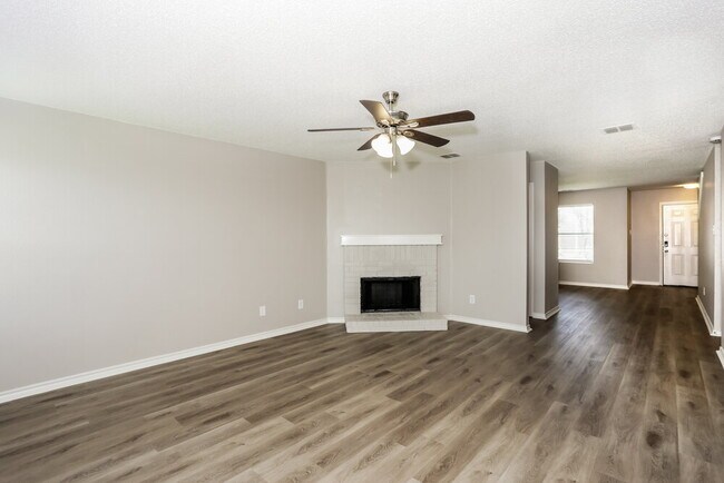 Foto del edificio - 4349 Meadowknoll Dr