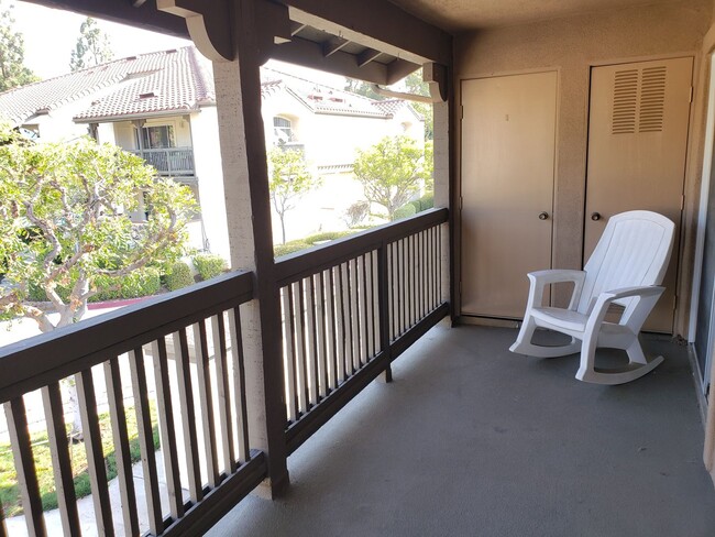 Building Photo - 1 Bed Condo with Garage & Balcony in Orange