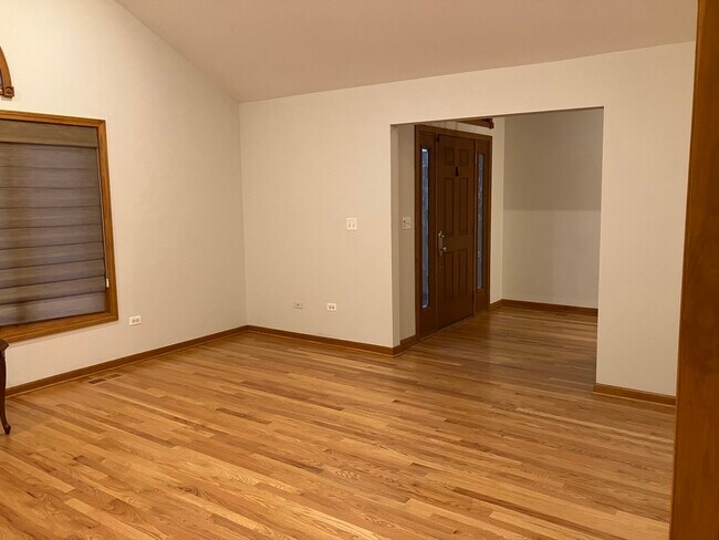Foto del edificio - 2216 Carlow Dr