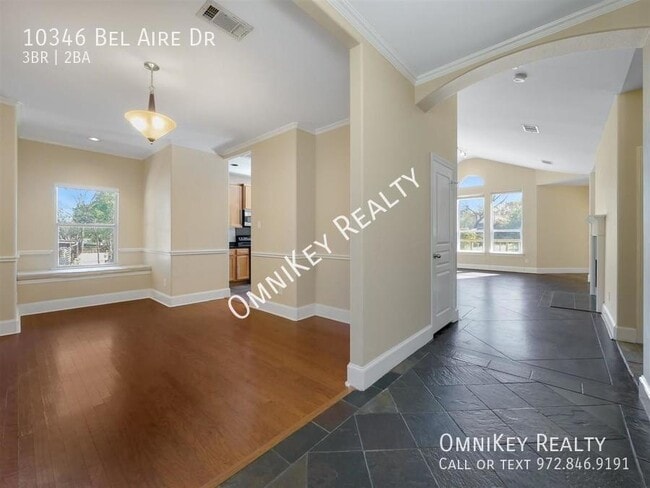 Building Photo - 10346 Bel Aire Dr