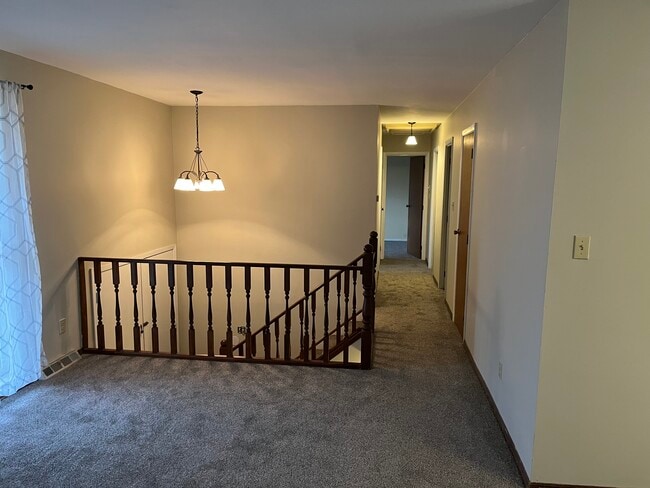 Building Photo - 30 Old Orchard Ln