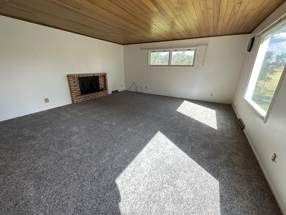 Primary Photo - 425 19th St SW
