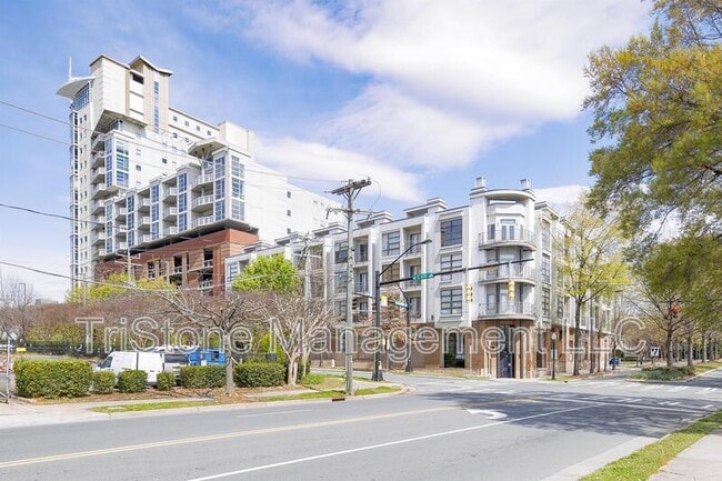 Photo - 525 E 6th St Apartment