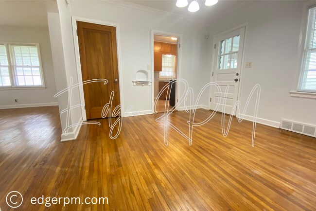 Foto del edificio - 426 Cornwall Ave