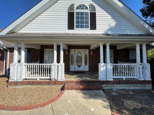 Foto del edificio - 4 Bed 3 Bath For Rent in Troy, MO