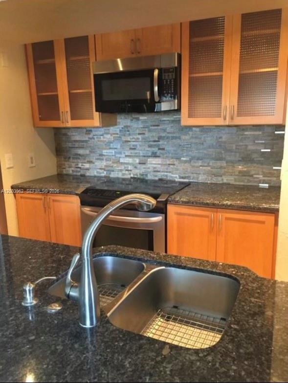 Foto del edificio - 1407 NE 56th St