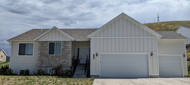 Frente - 889 E 600 N