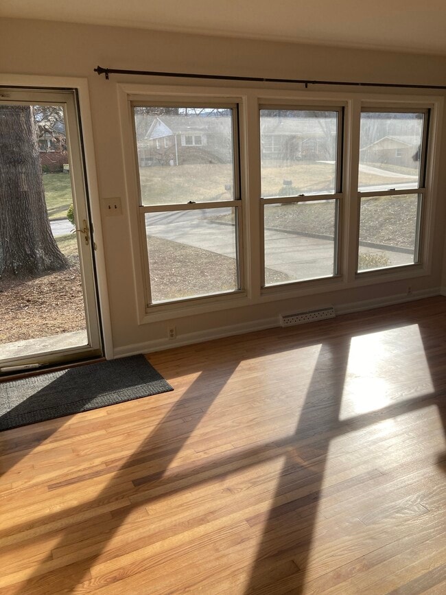 Building Photo - 23 Pleasant Ridge Dr