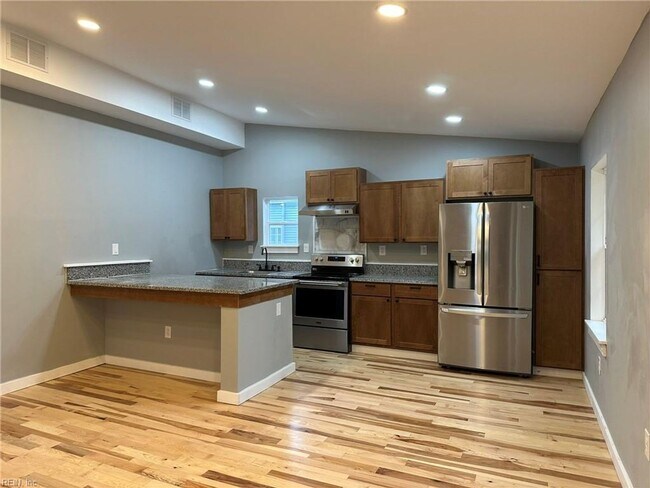 Foto del edificio - Gorgeous, newly renovated 3 bed/2 bath home
