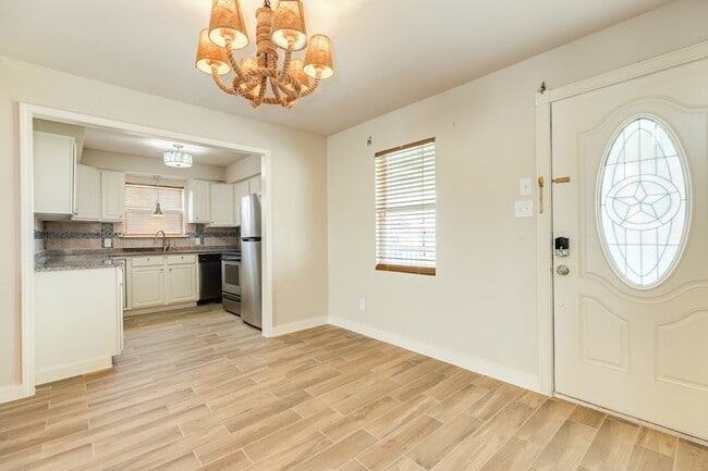 Foto del edificio - 805 Seashell Dr