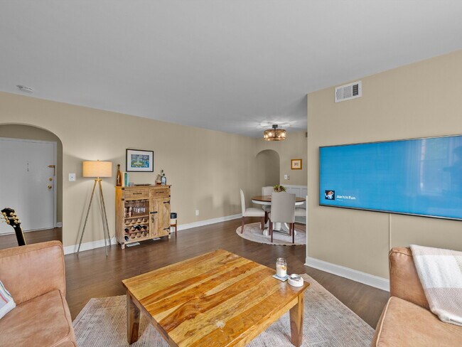 Foto del edificio - Enjoy Comfortable Arlington Living at Old Glebe Road!