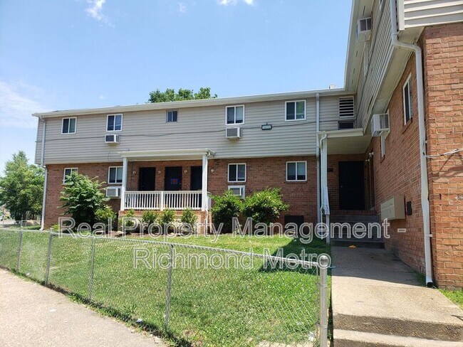 Building Photo - 3117 Meadowbridge Rd