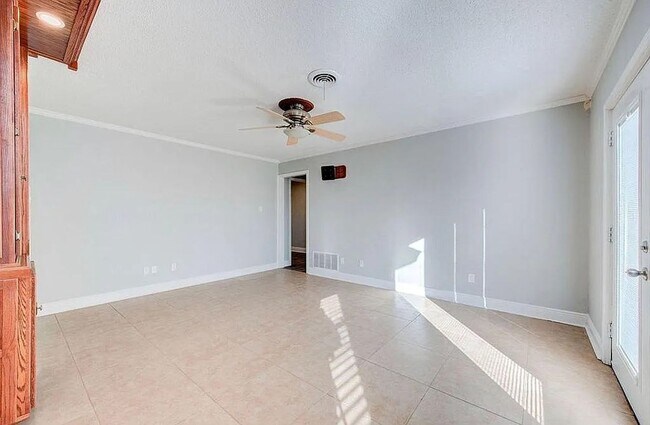 Foto del edificio - Charming 3 bedroom 2 bathroom house in Nor...