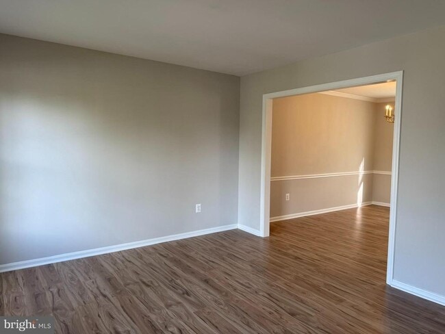 Foto del edificio - 8659 Bannerwood Dr