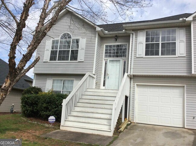 Building Photo - 434 Summer Hill Cir
