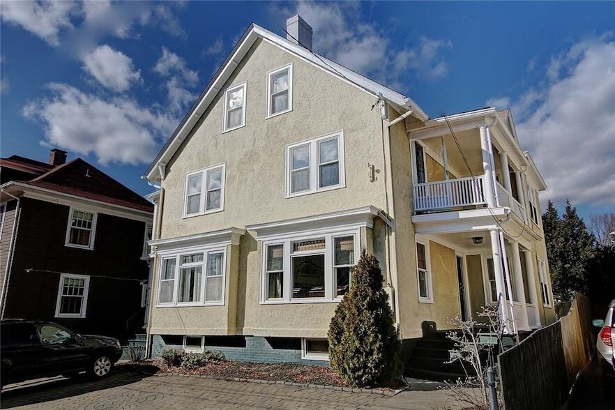 Photo - 118 Everett Avenue Unit