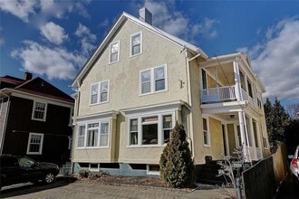 Building Photo - 118 Everett Ave