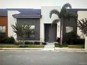 Building Photo - 1409 Ozark Ave