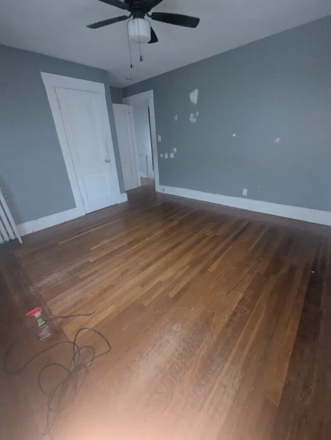 Building Photo - 66 Crescent St