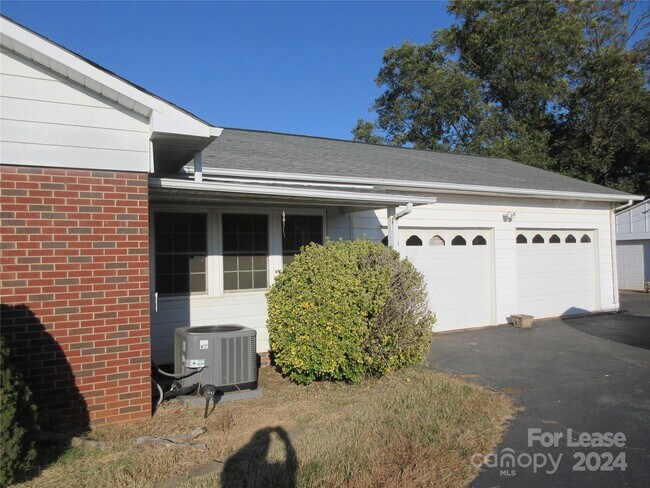 Foto del edificio - 2836 Buffalo Shoals Rd