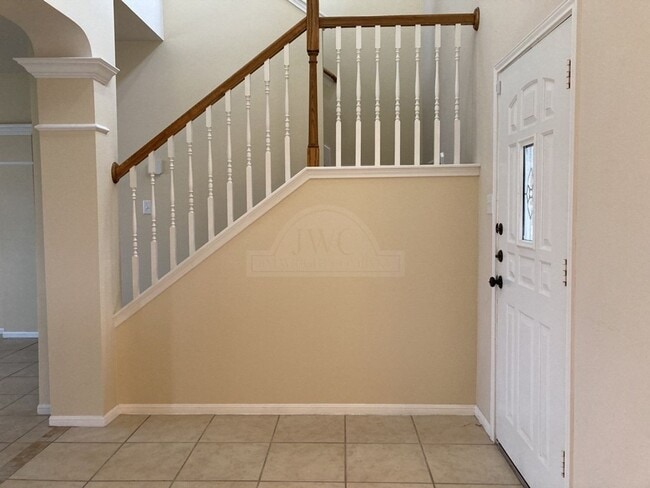 Building Photo - 6205 Nessy Dr