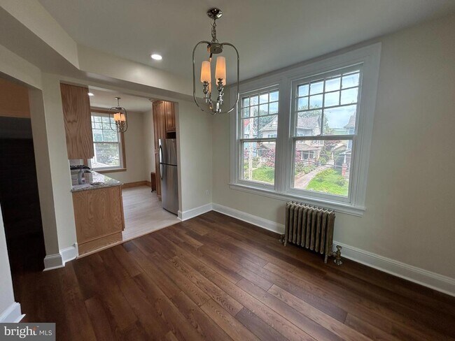Building Photo - 212 Forrest Ave