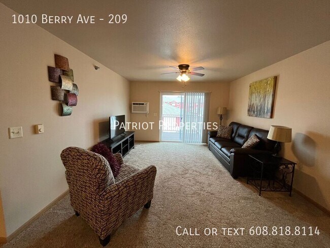 Foto del edificio - 1010 Berry Ave