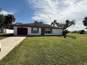 Building Photo - 2504 Lakeview Dr