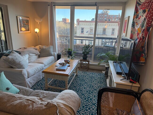 Foto del edificio - 1700 17th St NW