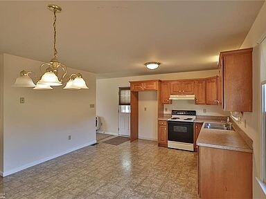 Building Photo - 76 Stone Ave