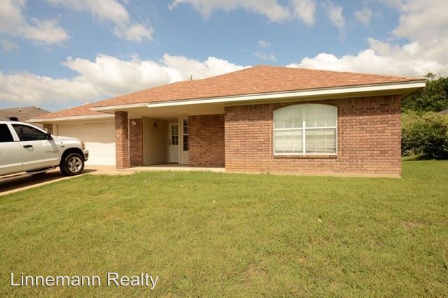 Primary Photo - 303 W Blancas Dr