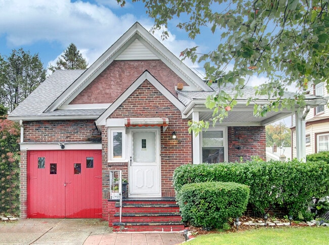 Front - 1131 S Long Ave