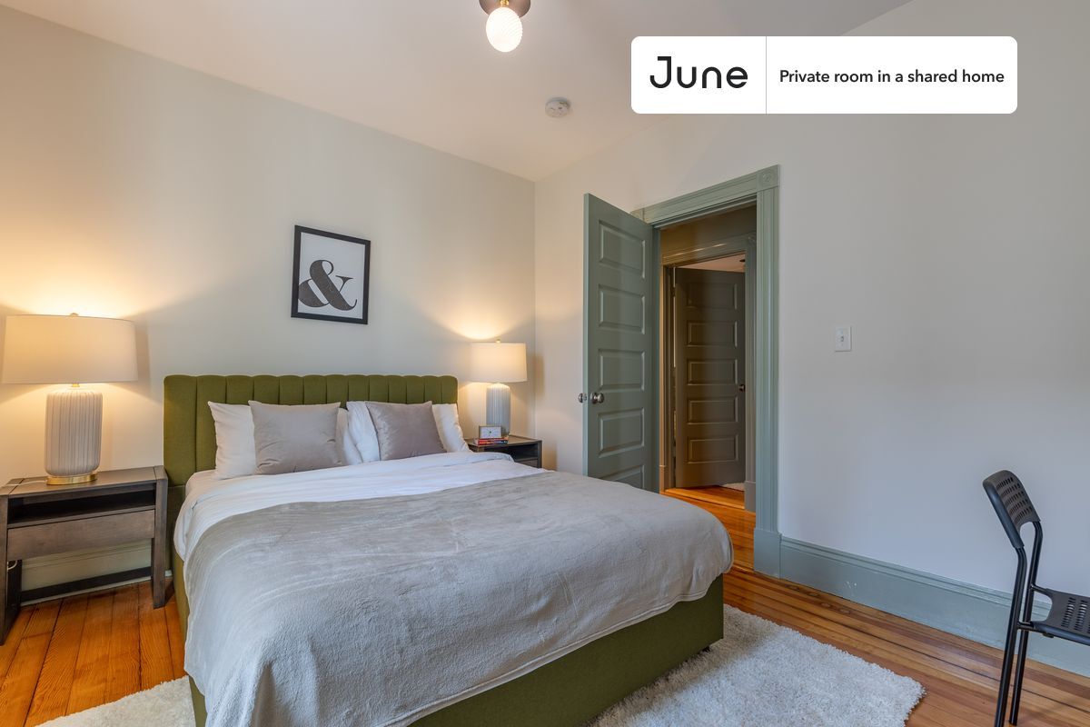 Private bedroom in 4 bed/1 bath Home - Private bedroom in 4 bed/1 bath Home
