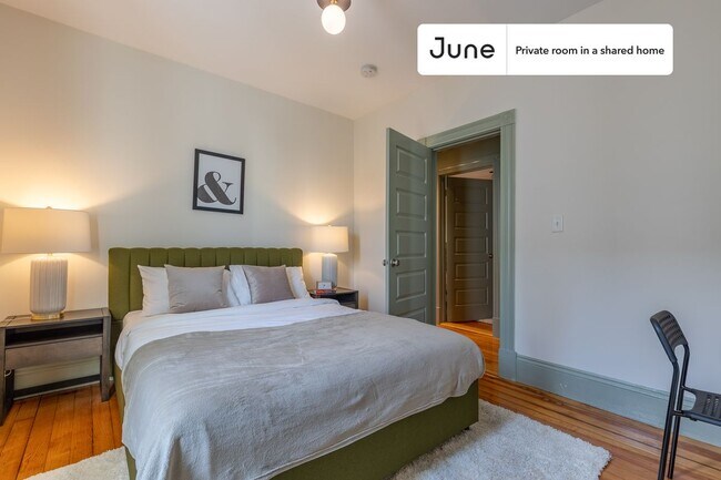 Building Photo - Room in Shared 4 bed/1 bath home