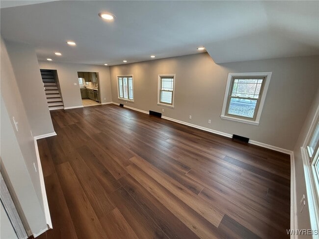 Building Photo - 307 Grandview Ave