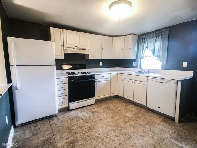 Building Photo - 3 br, 1.5 bath Apartment - 133 Gay St