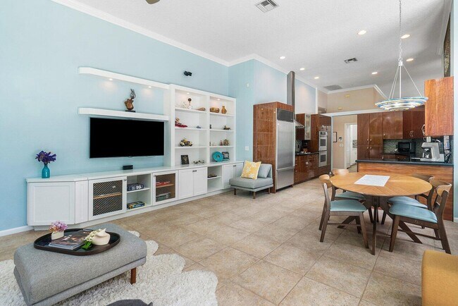Building Photo - 5025 Whispering Holw