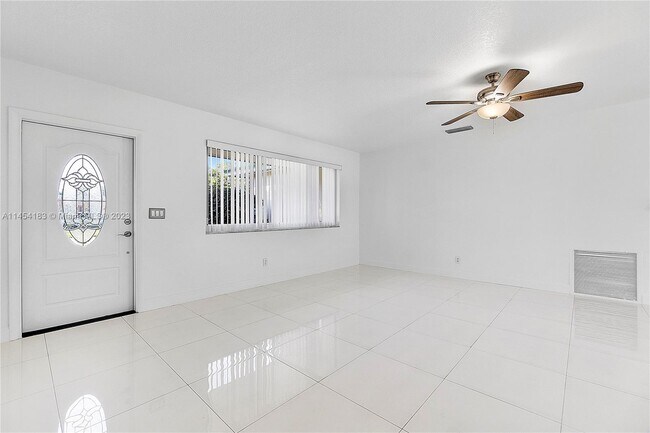 Building Photo - 7721 NW 6th Ct