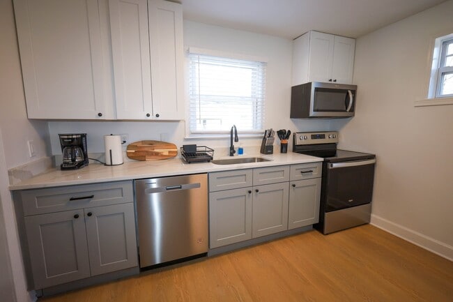 Building Photo - 1924 Union St