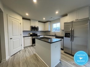 Building Photo - 49 Suhani Ln