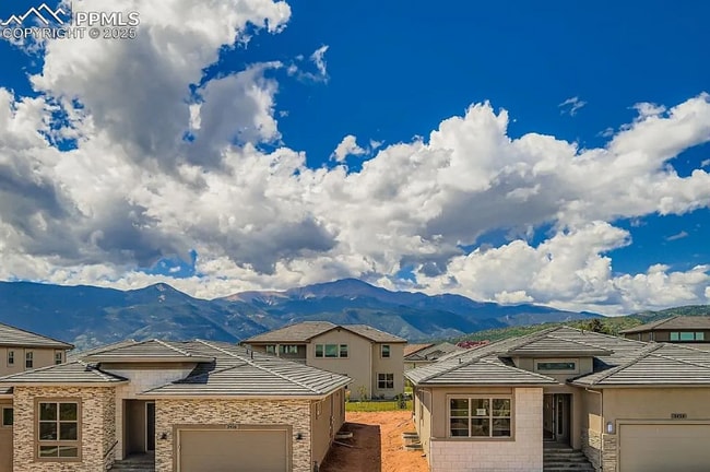 Photo - 3425 Crst Holw Vw House