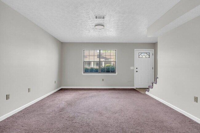 Foto del edificio - 452 W Broad St