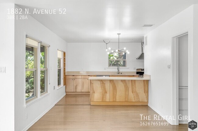 Building Photo - Secluded 3 Bedroom Highland Park Residence...